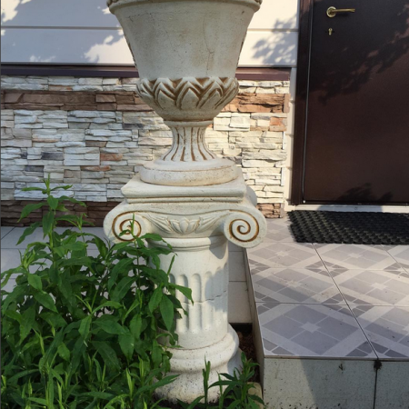 Колонна низкая