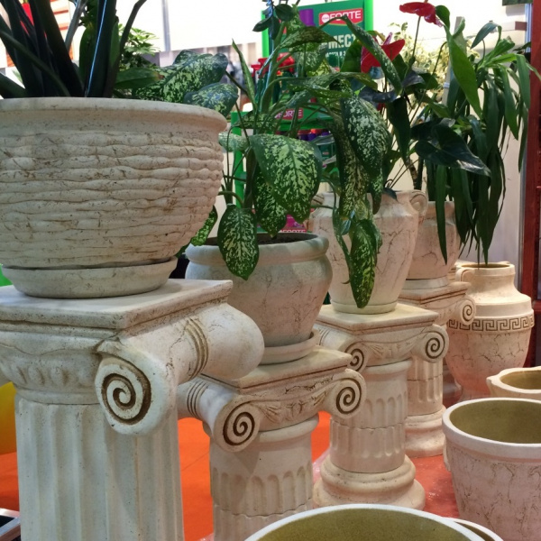 Колонна низкая